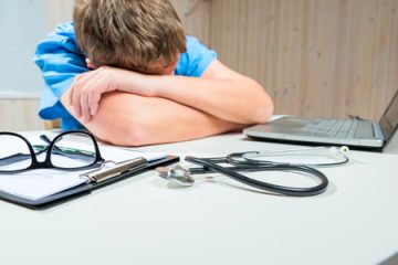 כיצד קשורה פניית פרופ’ חגי ציון לנתניהו, לנושא שחיקת אנשי הצוות?