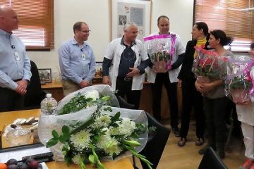 “רופאים, מתי הפסקתם להסתכל לנו בעיניים?”